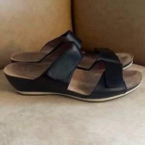 Dansko Vienna Slide Leather Wedge Sandal Black Size 39 8.5/9 Comfort Summer